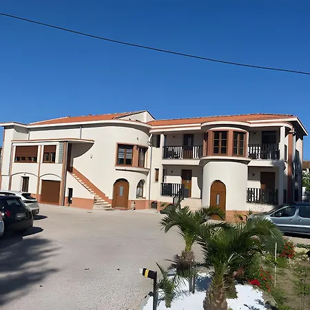 Bel 3 - 5min Du Port Apartman *